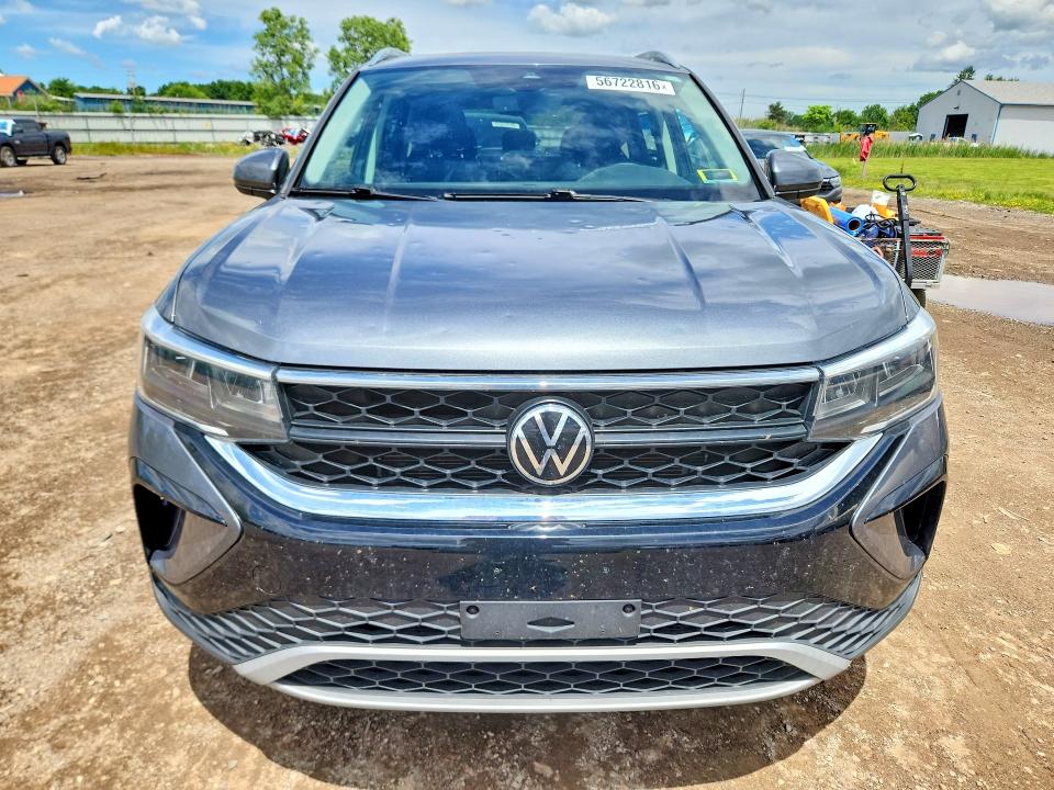 56722816 :رقم المزاد ، 3VVPX7B24NM071354 vin ، 2022 Volkswagen Taos مزاد بيع