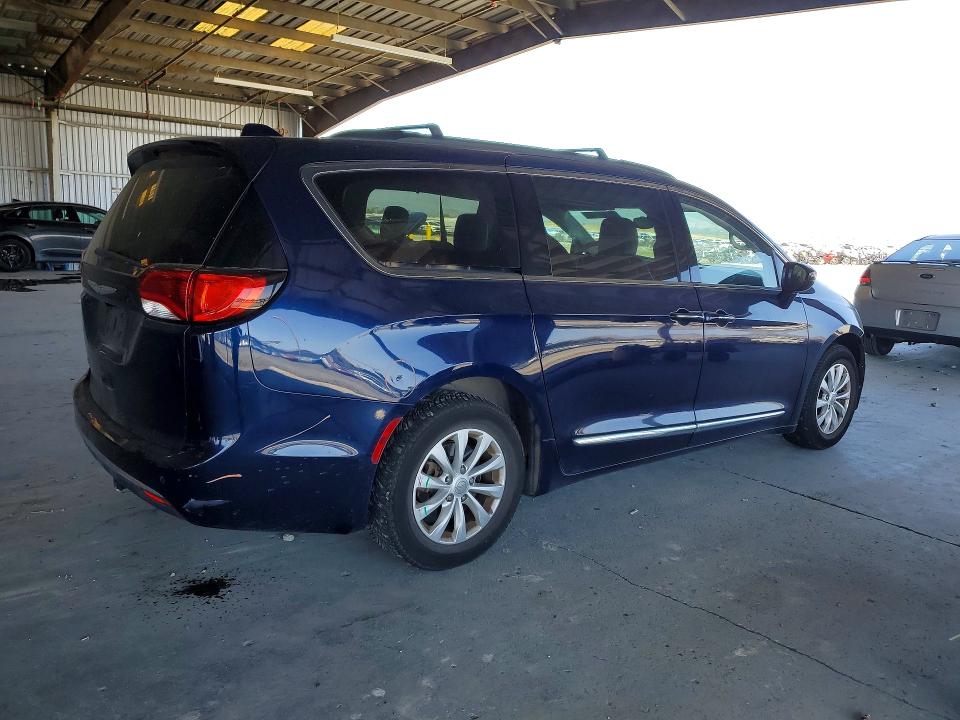 Продаж на аукціоні авто 2017 Chrysler Pacifica, vin: 2C4RC1BGXHR719935, номер лоту: 56106186