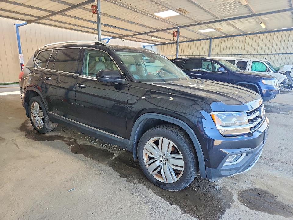 58778136 :رقم المزاد ، 1V2NR2CA6JC545890 vin ، 2018 Volkswagen Atlas مزاد بيع