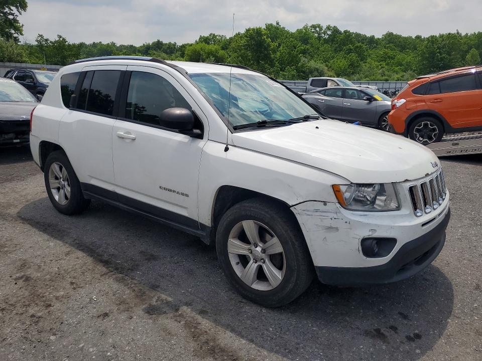 57110876 :رقم المزاد ، 1C4NJDBB6DD167972 vin ، 2013 Jeep Compass مزاد بيع