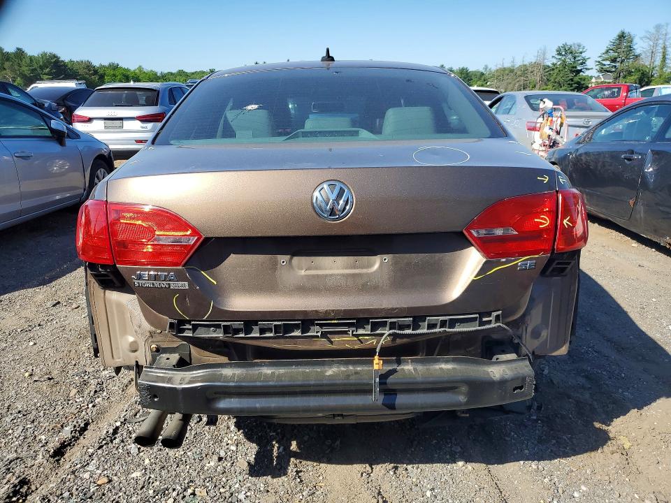 54732156 :رقم المزاد ، 3VWD17AJ7EM322148 vin ، 2014 Volkswagen Jetta مزاد بيع