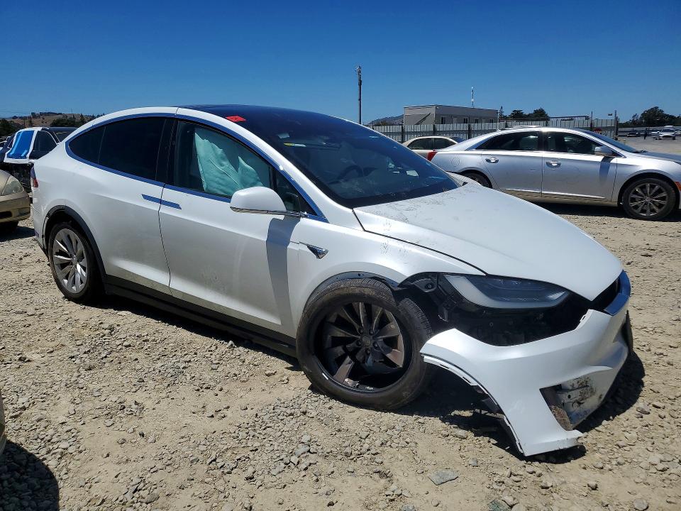 2018 Tesla Model X მანქანა იყიდება აუქციონზე, vin: 5YJXCBE28JF101270, აუქციონის ნომერი: 56129526