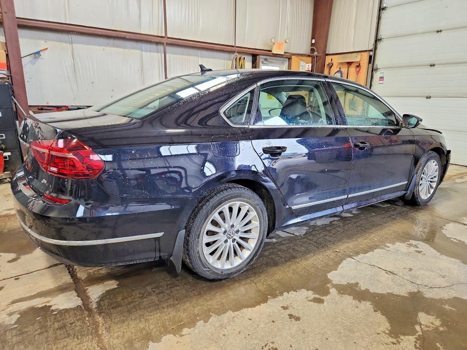 Продажа на аукционе авто 2017 Volkswagen Passat, vin: 1VWBT7A30HC042810, номер лота: 54970996