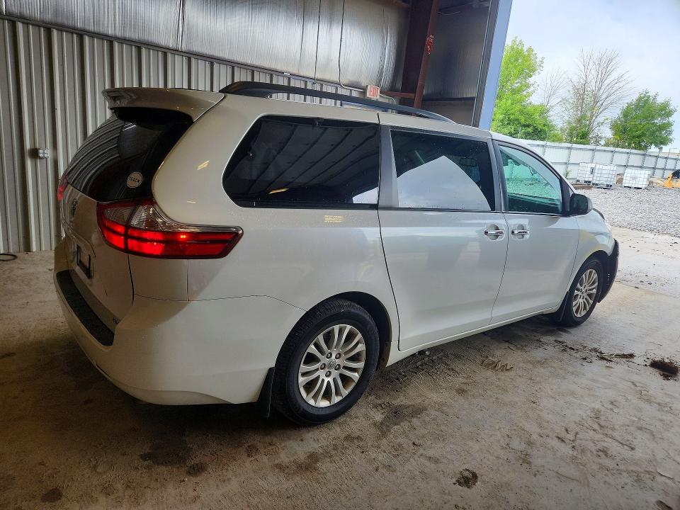 57058406 :رقم المزاد ، 5TDYZ3DC3HS874088 vin ، 2017 Toyota Sienna مزاد بيع