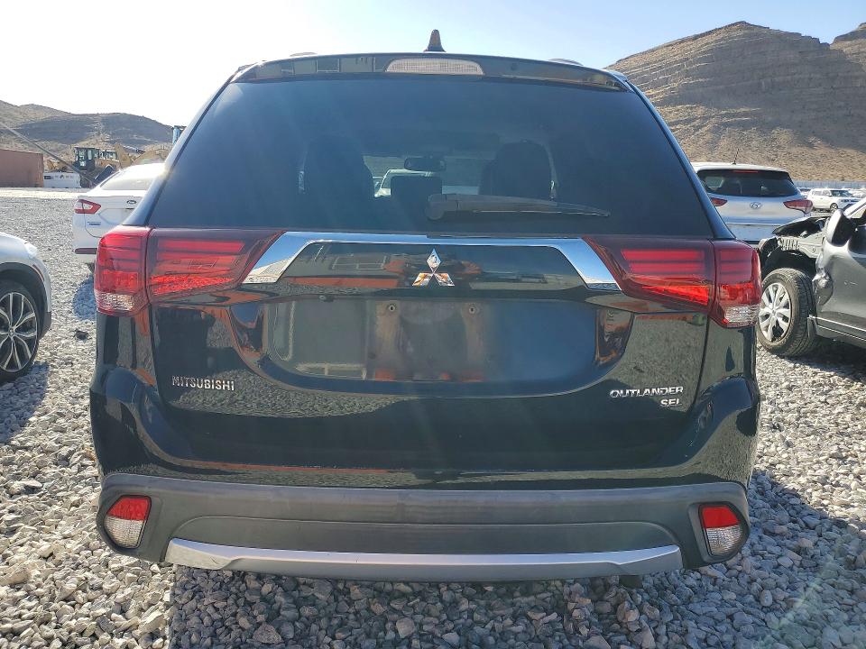 2017 Mitsubishi Outlander მანქანა იყიდება აუქციონზე, vin: JA4AD3A36HZ051457, აუქციონის ნომერი: 55638236