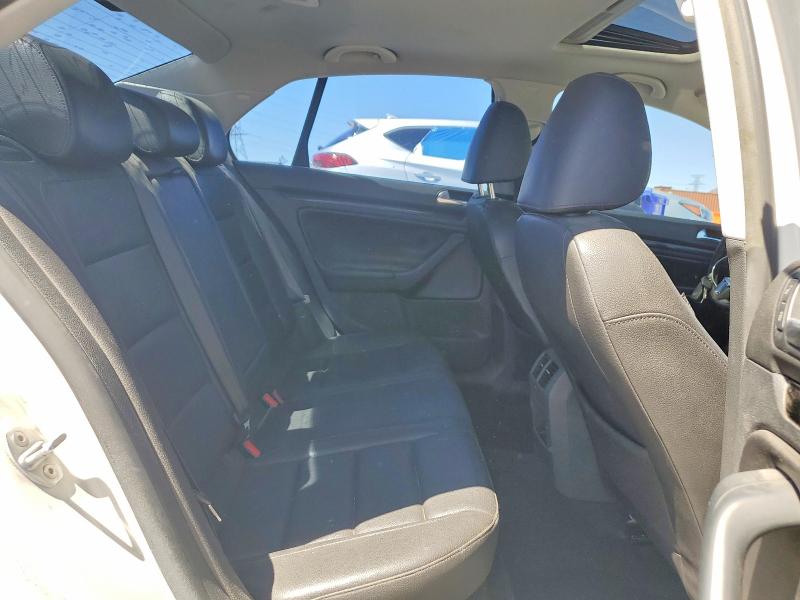 Продажа на аукционе авто 2010 Volkswagen Jetta, vin: 3VWRJ7AJXAM076065, номер лота: 58154006