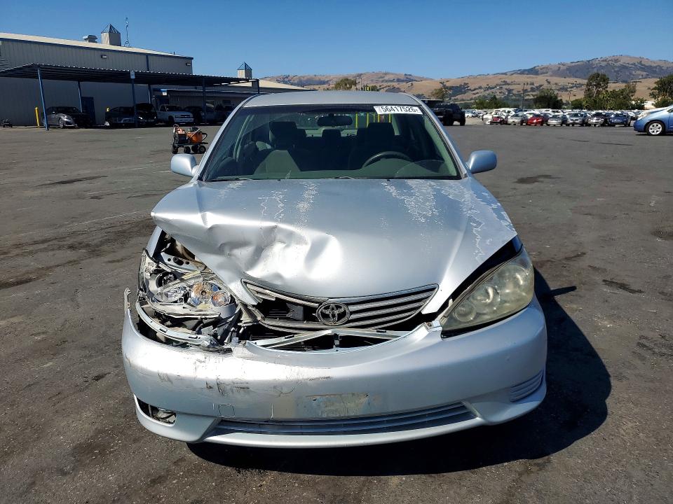 56417526 :رقم المزاد ، JTDBE32K863060027 vin ، 2006 Toyota Camry مزاد بيع