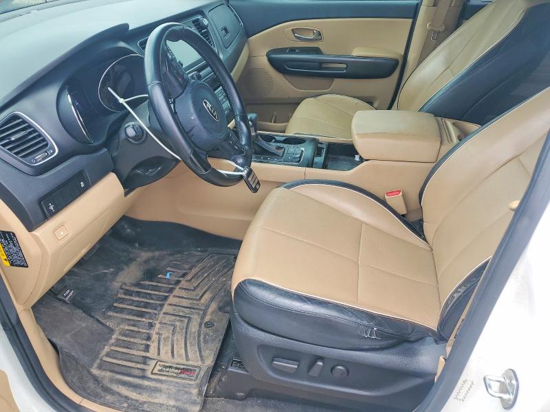 58810596 :رقم المزاد ، KNDMB5C18H6323007 vin ، 2017 Kia Sedona مزاد بيع