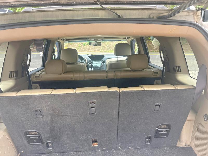 58615986 :رقم المزاد ، 5FNYF4H57BB010649 vin ، 2011 Honda Pilot مزاد بيع