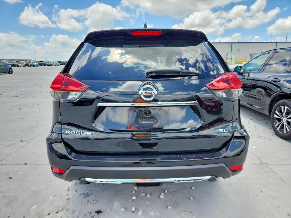 2017 Nissan Rogue მანქანა იყიდება აუქციონზე, vin: JN8AT2MT0HW400066, აუქციონის ნომერი: 56835636