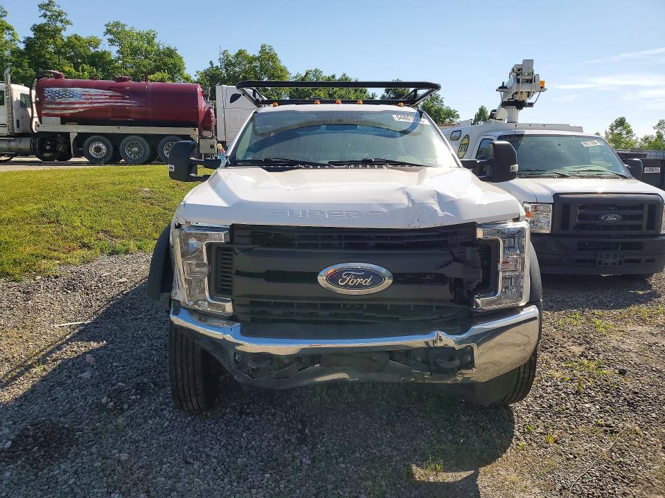 54801566 :رقم المزاد ، 1FDUF5HT3KEF85427 vin ، 2019 Ford F550 مزاد بيع