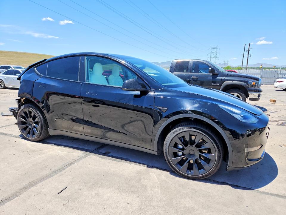 2021 Tesla Model Y მანქანა იყიდება აუქციონზე, vin: 5YJYGAEE3MF152175, აუქციონის ნომერი: 57610506