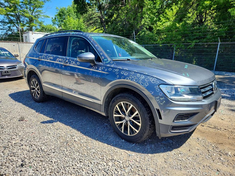 Продажа на аукционе авто 2018 Volkswagen Tiguan, vin: 3VV2B7AX2JM200479, номер лота: 58295026