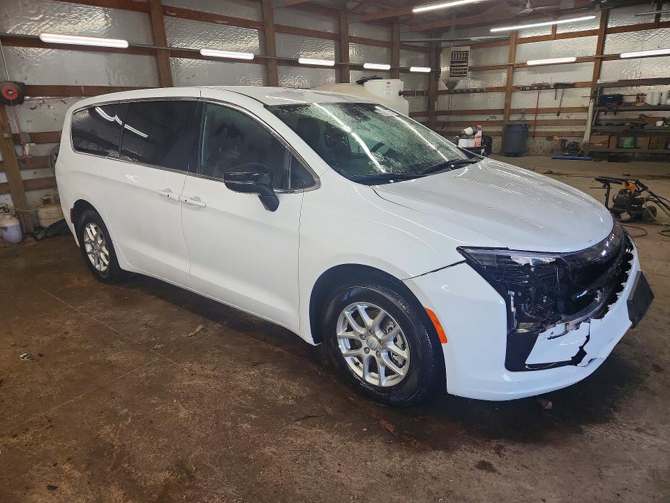 Продажа на аукционе авто 2027 Chrysler Pacifica, vin: 2C4RC1BG7VR556169, номер лота: 56002346