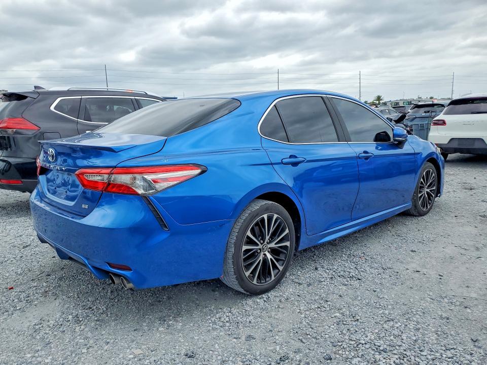 2018 Toyota Camry მანქანა იყიდება აუქციონზე, vin: 4T1B11HK2JU080277, აუქციონის ნომერი: 56030066