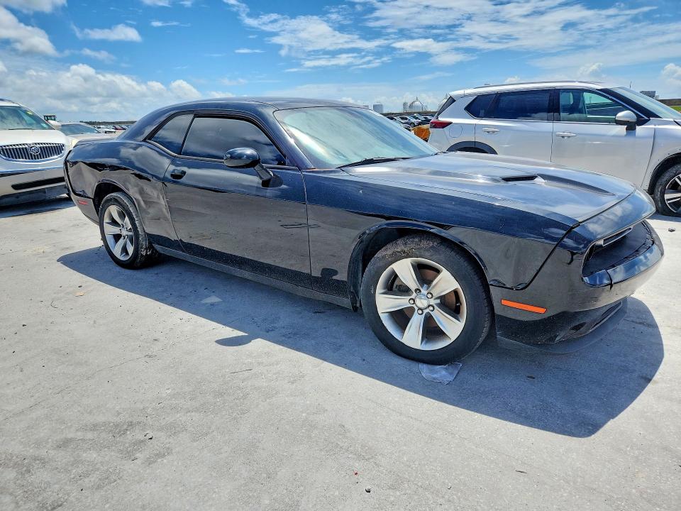 56542816 :رقم المزاد ، 2C3CDZAG3JH241649 vin ، 2018 Dodge Challenger مزاد بيع