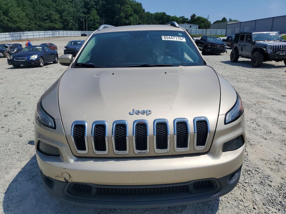 85447115 :رقم المزاد ، 1C4PJLCB6FW516850 vin ، 2015 Jeep Cherokee مزاد بيع