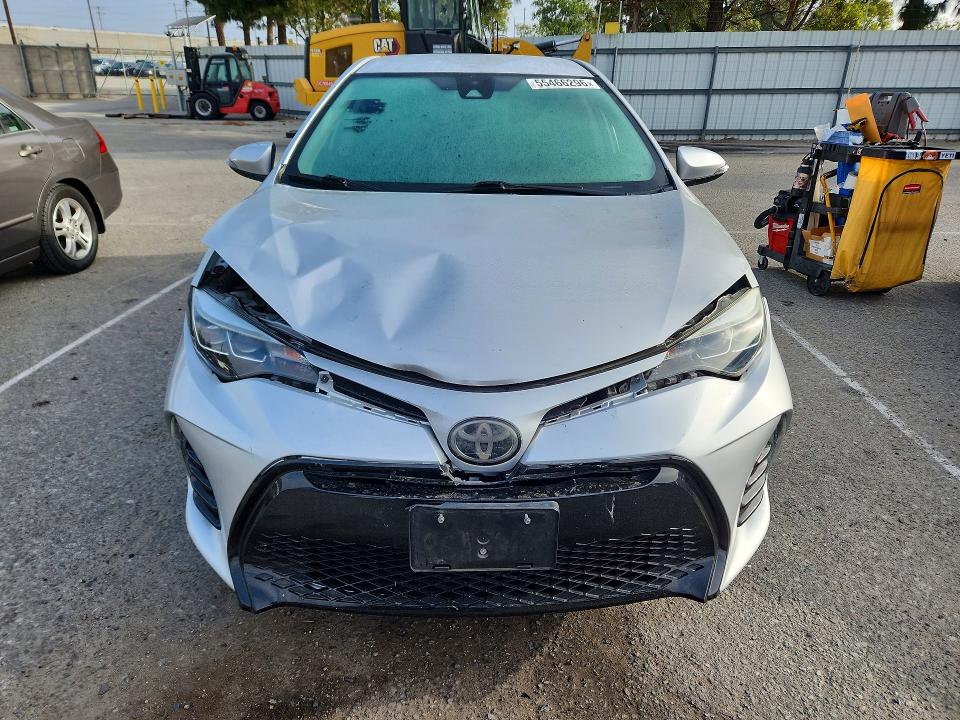 55466296 :رقم المزاد ، 2T1BURHE1JC996790 vin ، 2018 Toyota Corolla مزاد بيع