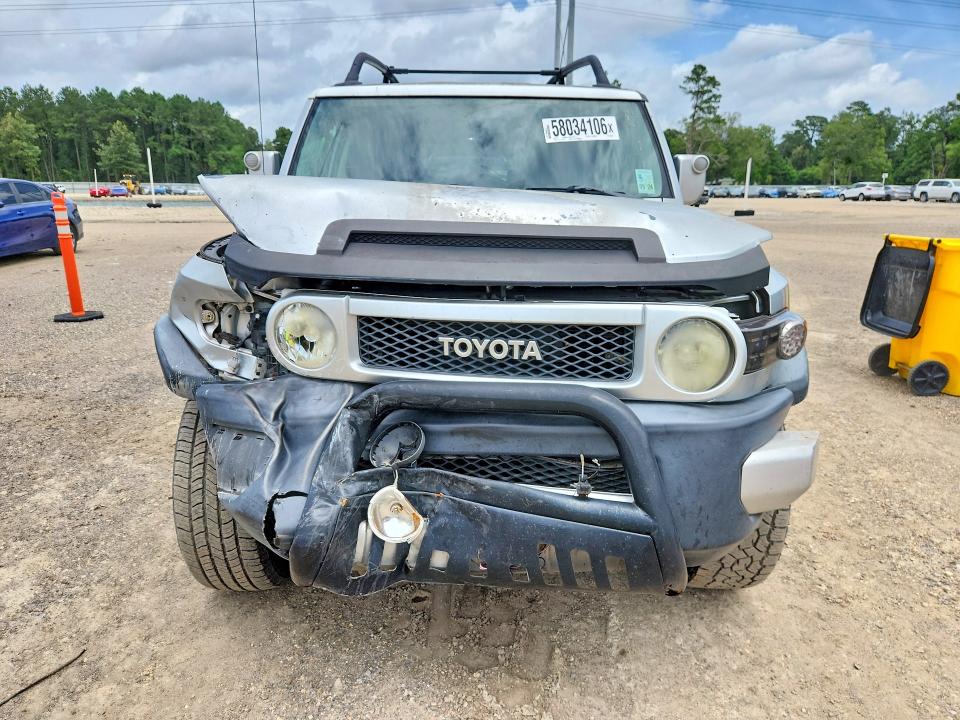 58034106 :رقم المزاد ، JTEZU11F070002499 vin ، 2007 Toyota Fj Cruiser مزاد بيع