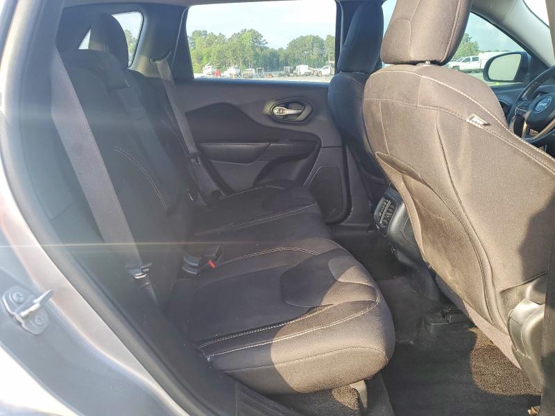 55781416 :رقم المزاد ، 1C4PJLCB2FW601667 vin ، 2015 Jeep Cherokee مزاد بيع