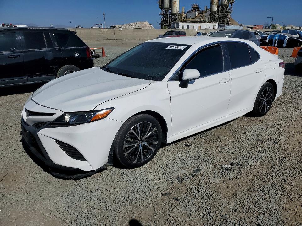 85623465 :رقم المزاد ، 4T1G11AK0LU906112 vin ، 2020 Toyota Camry مزاد بيع
