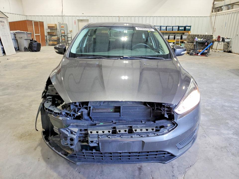 2015 Ford Focus მანქანა იყიდება აუქციონზე, vin: 1FADP3K2XFL381060, აუქციონის ნომერი: 57000896