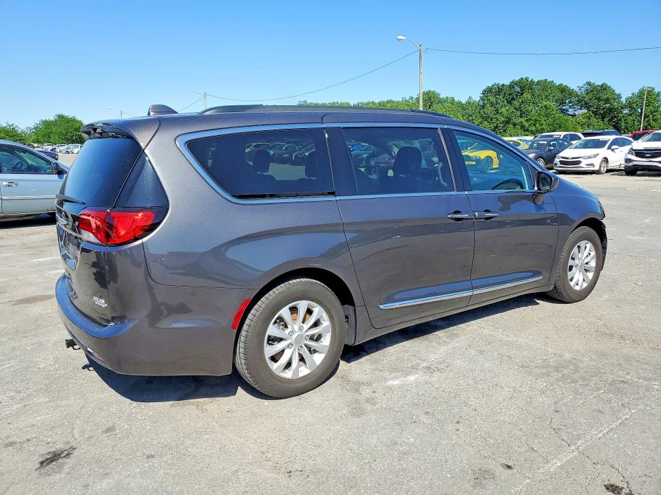 Продажа на аукционе авто 2017 Chrysler Pacifica, vin: 2C4RC1BG2HR526095, номер лота: 55817706