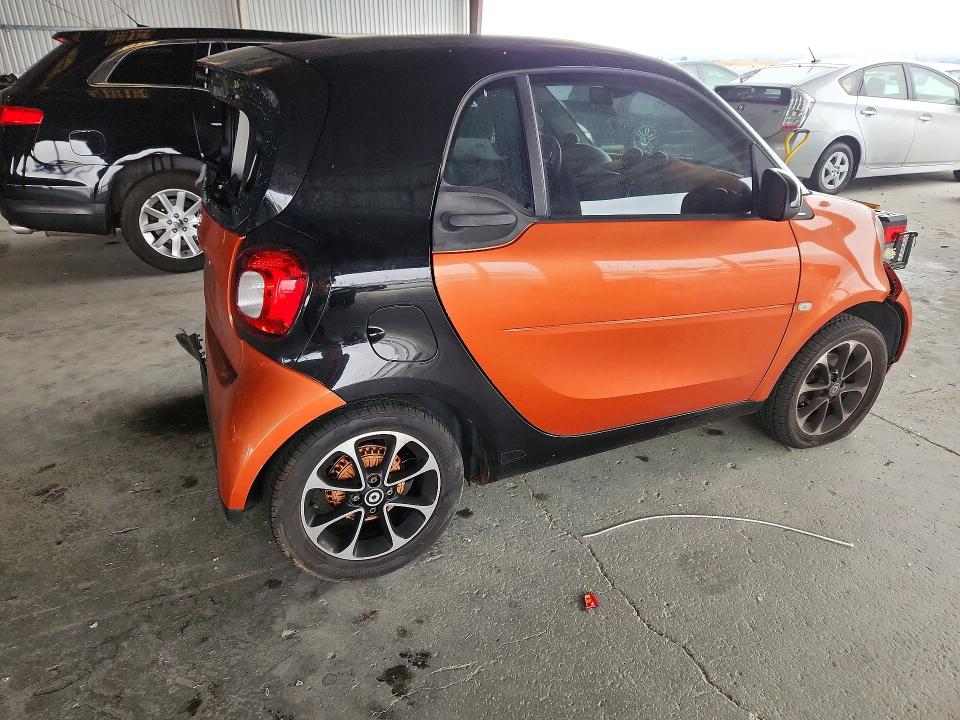 Aukcja sprzedaży 2016 Smart Fortwo, vin: WMEFJ5DA3GK078893, numer aukcji: 58776606