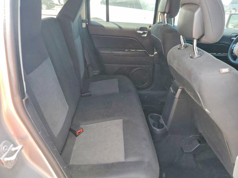 58810016 :رقم المزاد ، 1C4NJPBA9FD208977 vin ، 2015 Jeep Patriot مزاد بيع