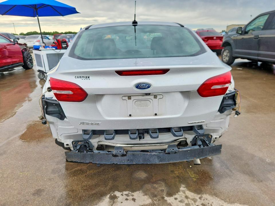 56581156 :رقم المزاد ، 1FADP3E28GL361743 vin ، 2016 Ford Focus مزاد بيع