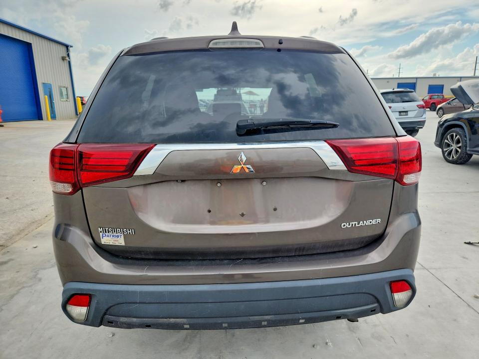 Продаж на аукціоні авто 2018 Mitsubishi Outlander, vin: JA4AD2A30JZ002674, номер лоту: 55547246