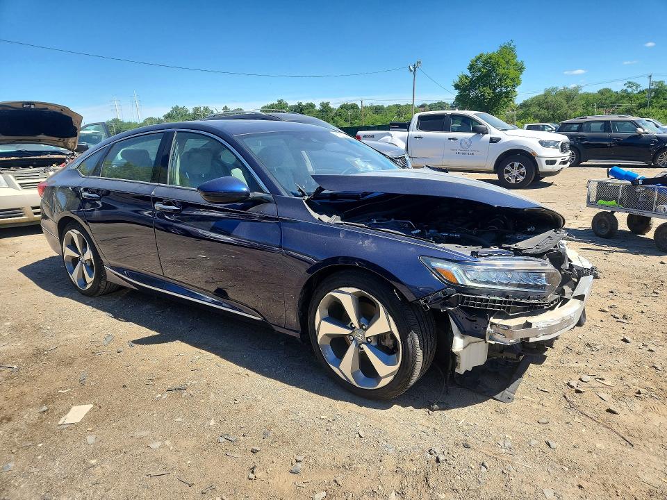 57332486 :رقم المزاد ، 1HGCV1F9XJA148888 vin ، 2018 Honda Accord مزاد بيع
