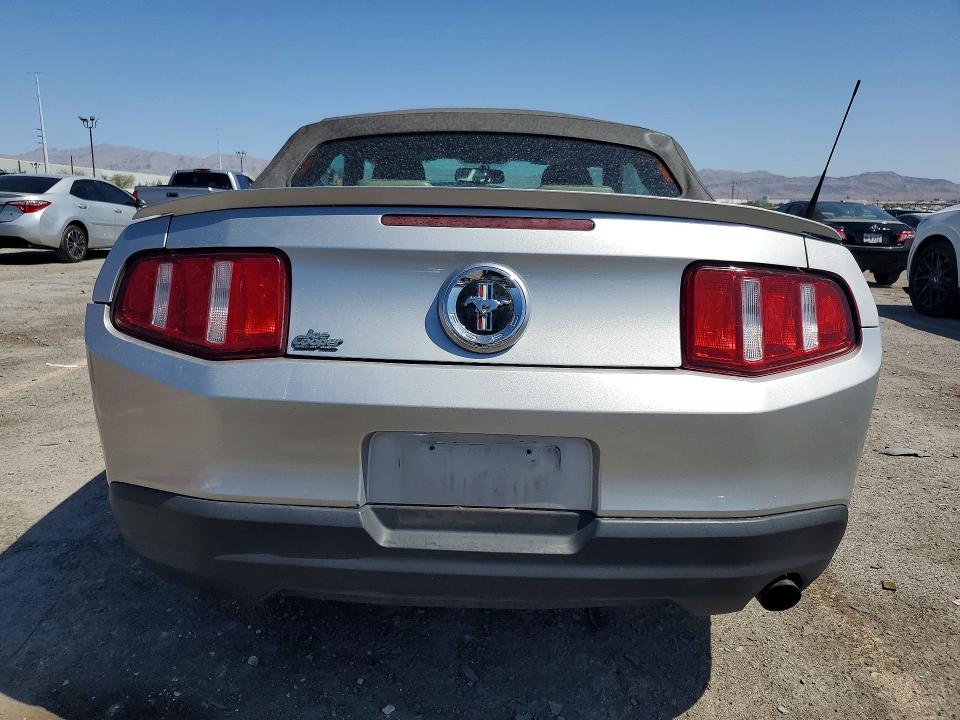 58833086 :رقم المزاد ، 1ZVBP8EN4A5116679 vin ، 2010 Ford Mustang مزاد بيع
