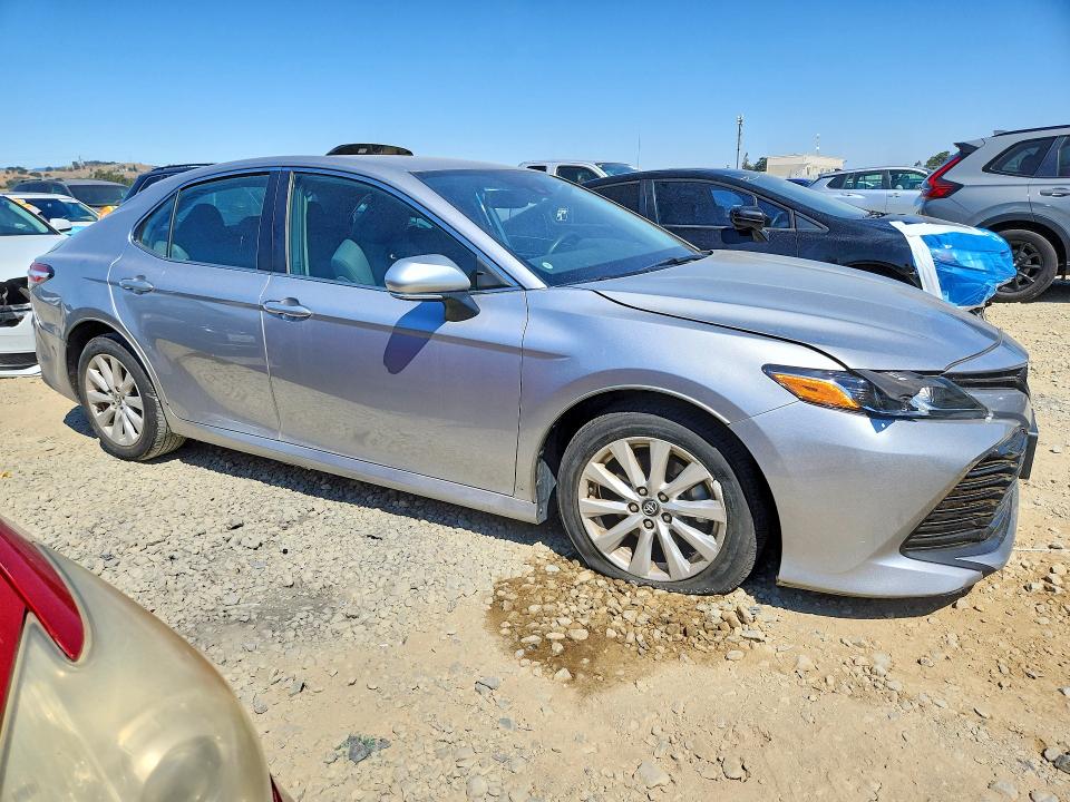 2019 Toyota Camry მანქანა იყიდება აუქციონზე, vin: 4T1B11HK1KU195986, აუქციონის ნომერი: 57891296
