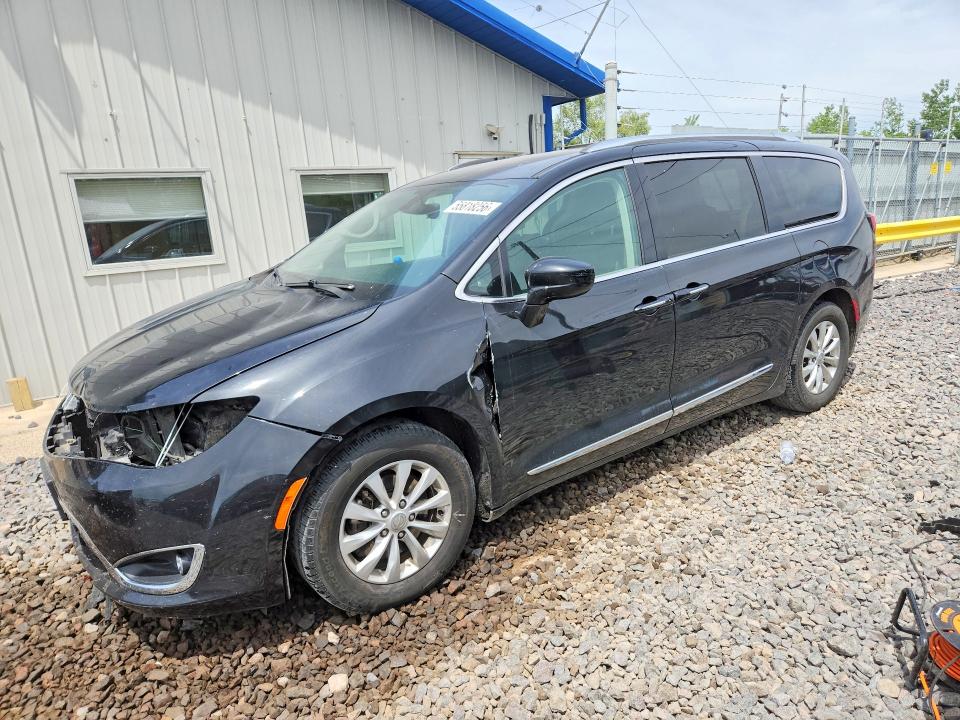 55818256 :رقم المزاد ، 2C4RC1BG8JR290865 vin ، 2018 Chrysler Pacifica مزاد بيع