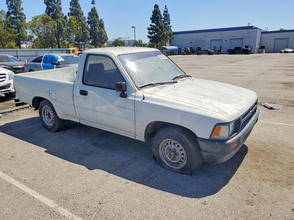 56378426 :رقم المزاد ، 4TARN81A1NZ045204 vin ، 1992 Toyota Pickup مزاد بيع