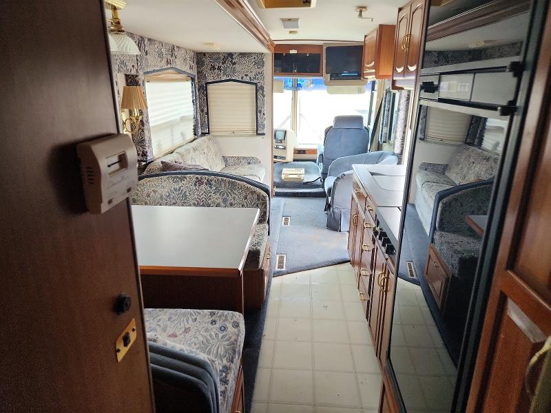 Aukcja sprzedaży 1997 Winnibago Recreational Vehicle (rv), vin: 1GBLP37J4T3314301, numer aukcji: 58614766