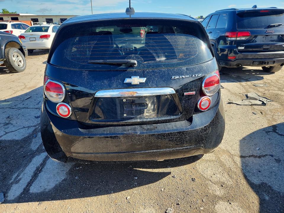 55819586 :رقم المزاد ، 1G1JE6SB1G4139203 vin ، 2016 Chevrolet Sonic مزاد بيع