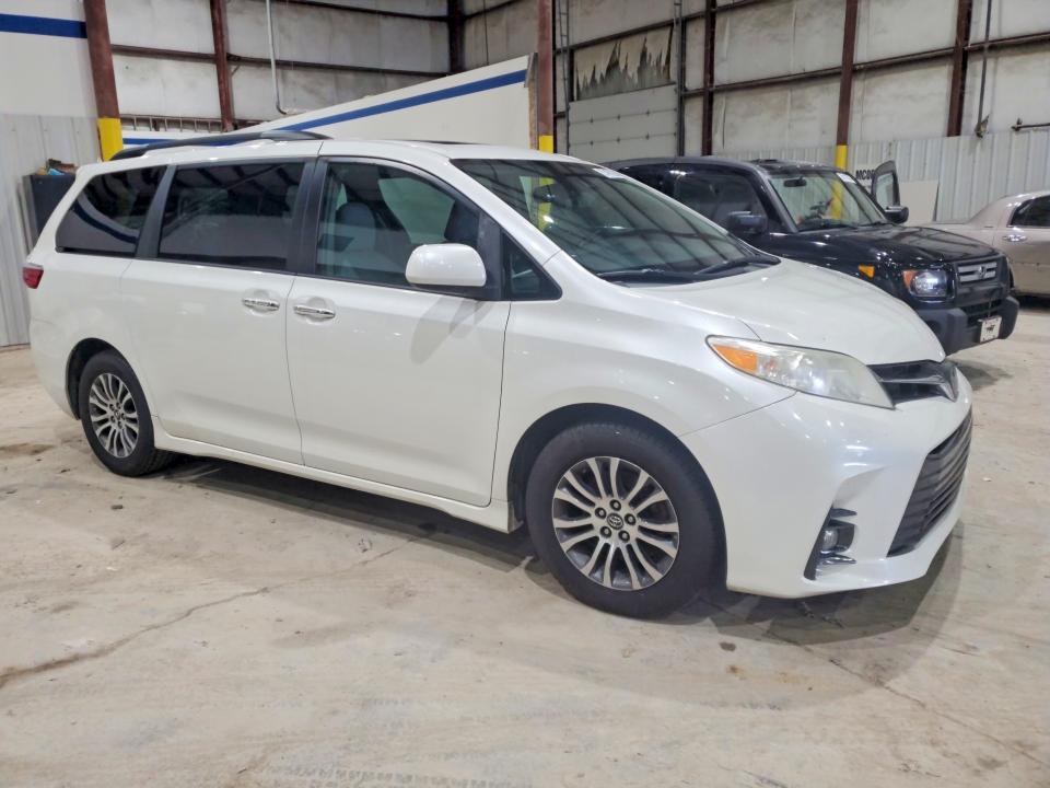 2018 Toyota Sienna მანქანა იყიდება აუქციონზე, vin: 5TDYZ3DC4JS946678, აუქციონის ნომერი: 57497826