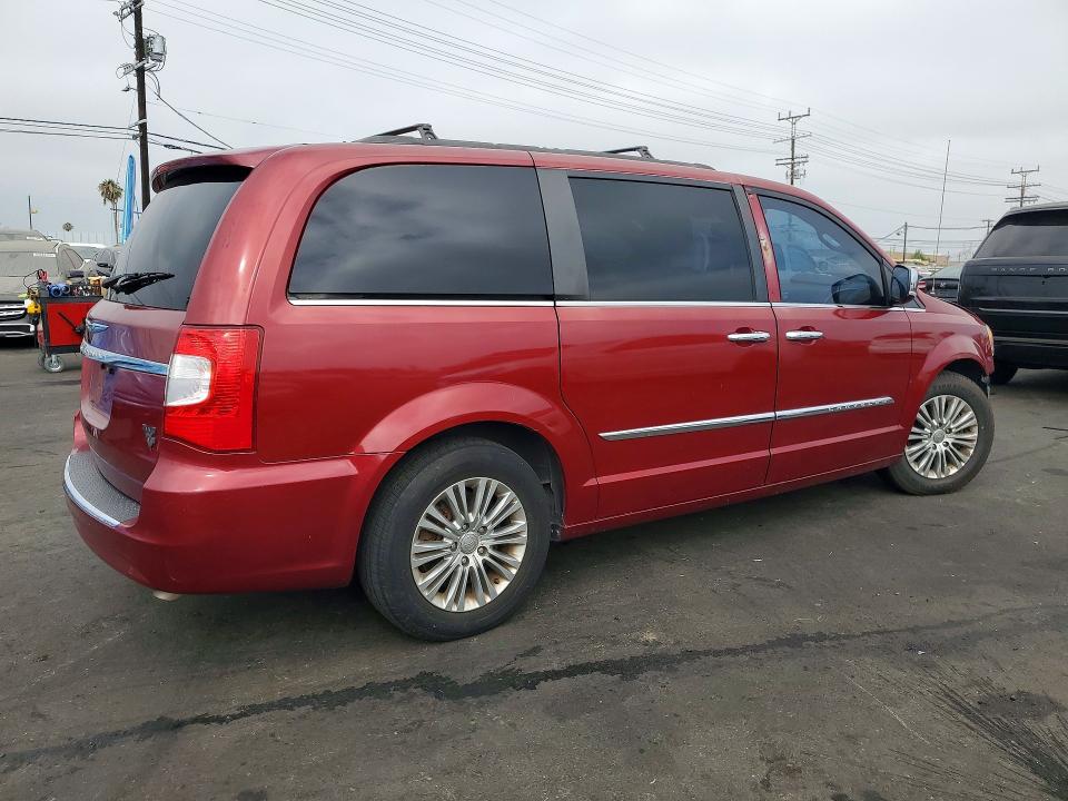 2015 Chrysler Town & Country მანქანა იყიდება აუქციონზე, vin: 2C4RC1CG7FR582674, აუქციონის ნომერი: 58332376