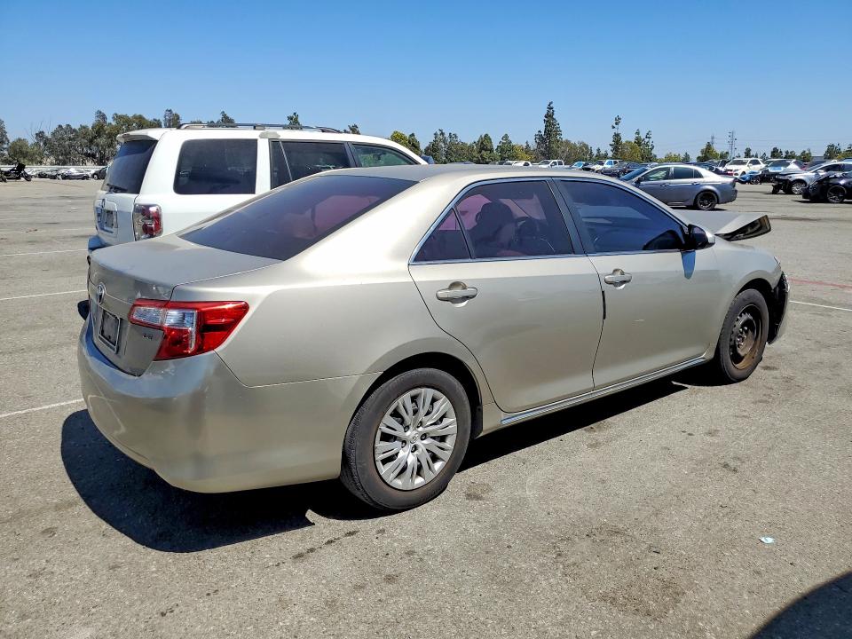56862366 :رقم المزاد ، 4T4BF1FK5ER366866 vin ، 2014 Toyota Camry مزاد بيع