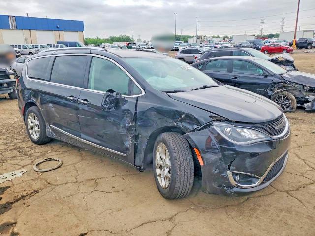 56484456 :رقم المزاد ، 2C4RC1EG2JR194533 vin ، 2018 Chrysler Pacifica مزاد بيع
