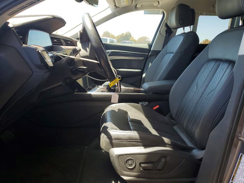 56361026 :رقم المزاد ، WA1LAAGE4KB005916 vin ، 2019 Audi E-tron مزاد بيع