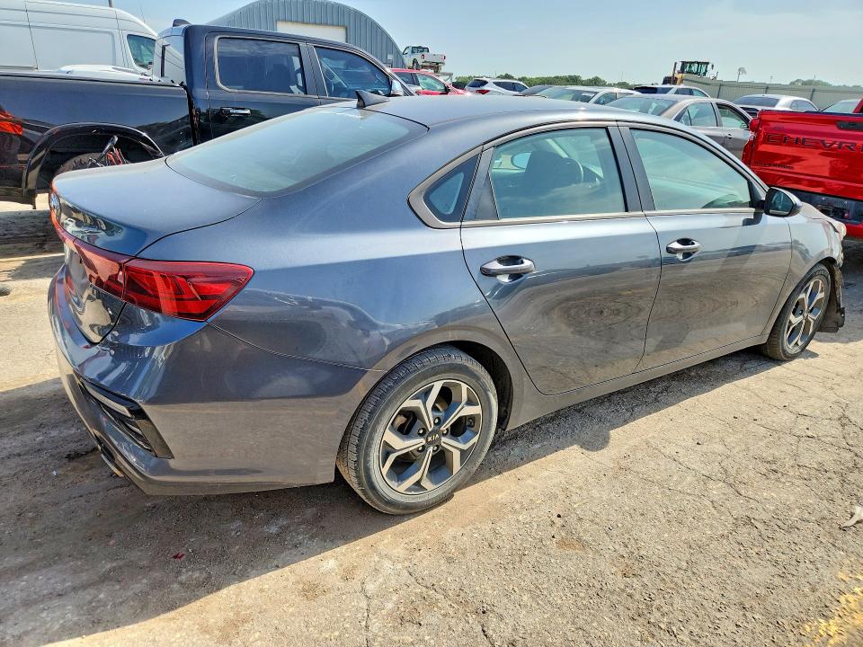2021 Kia Forte მანქანა იყიდება აუქციონზე, vin: 3KPF24AD5ME350380, აუქციონის ნომერი: 59116246