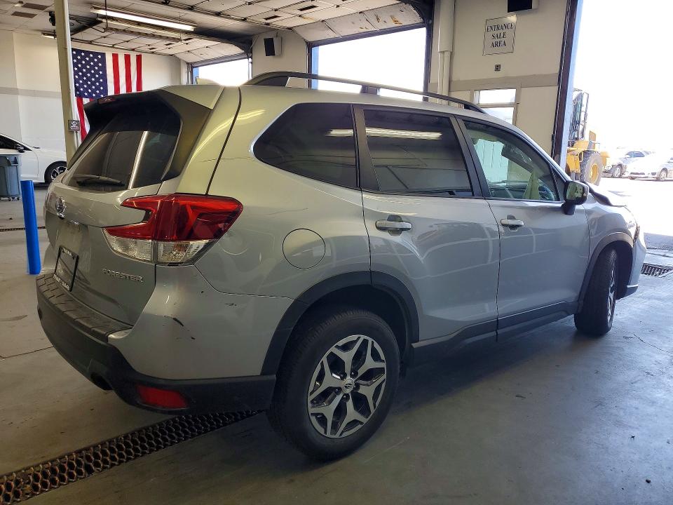 56634366 :رقم المزاد ، JF2SKAJC1MH556442 vin ، 2021 Subaru Forester مزاد بيع