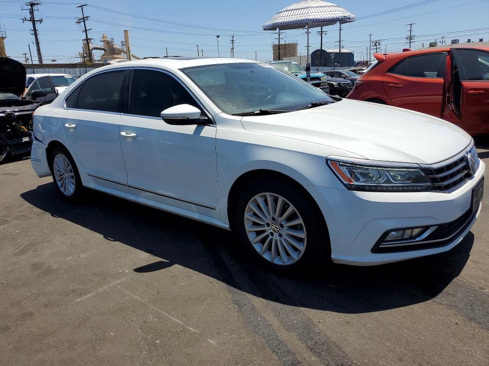 2017 Volkswagen Passat მანქანა იყიდება აუქციონზე, vin: 1VWBT7A31HC037440, აუქციონის ნომერი: 55431546