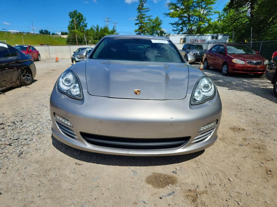57504256 :رقم المزاد ، WP0AA2A72CL018852 vin ، 2012 Porsche Panemara 4 مزاد بيع