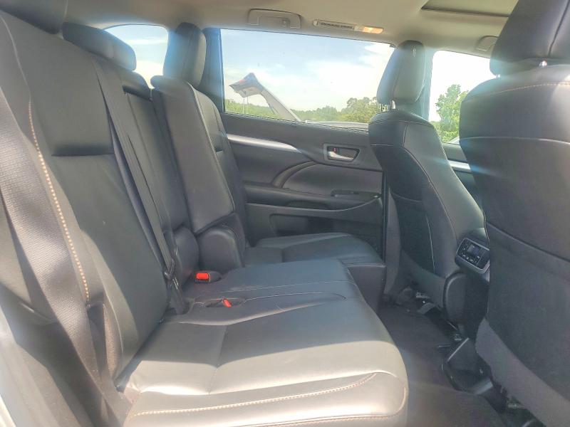 55888676 :رقم المزاد ، 5TDKZRFH4KS571040 vin ، 2019 Toyota Highlander مزاد بيع
