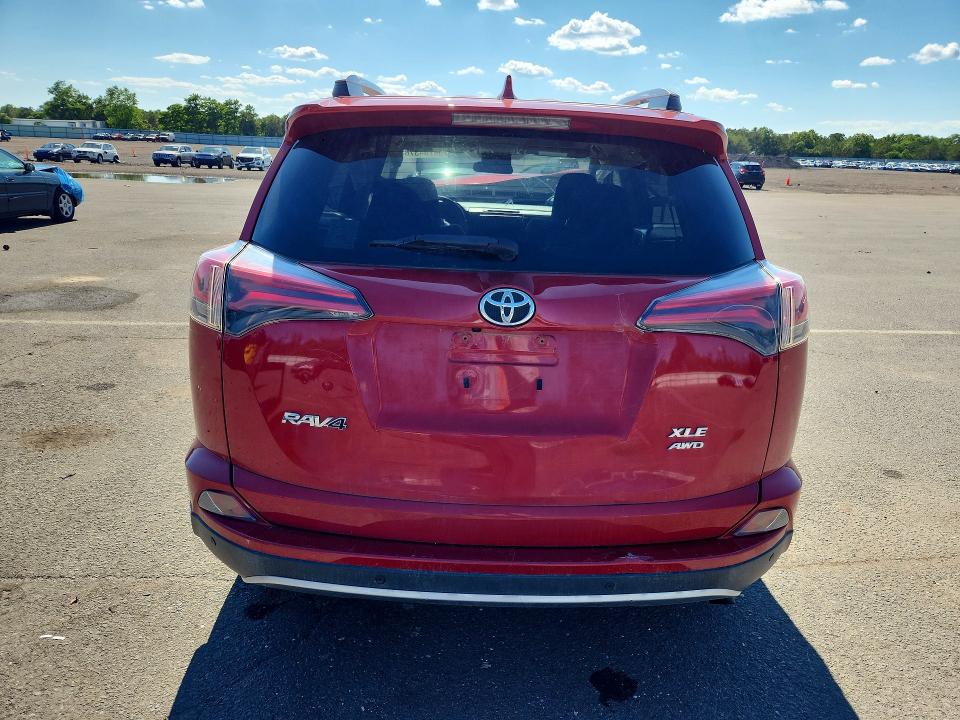 Продаж на аукціоні авто 2017 Toyota Rav4, vin: JTMRFREV7HJ106126, номер лоту: 58764376