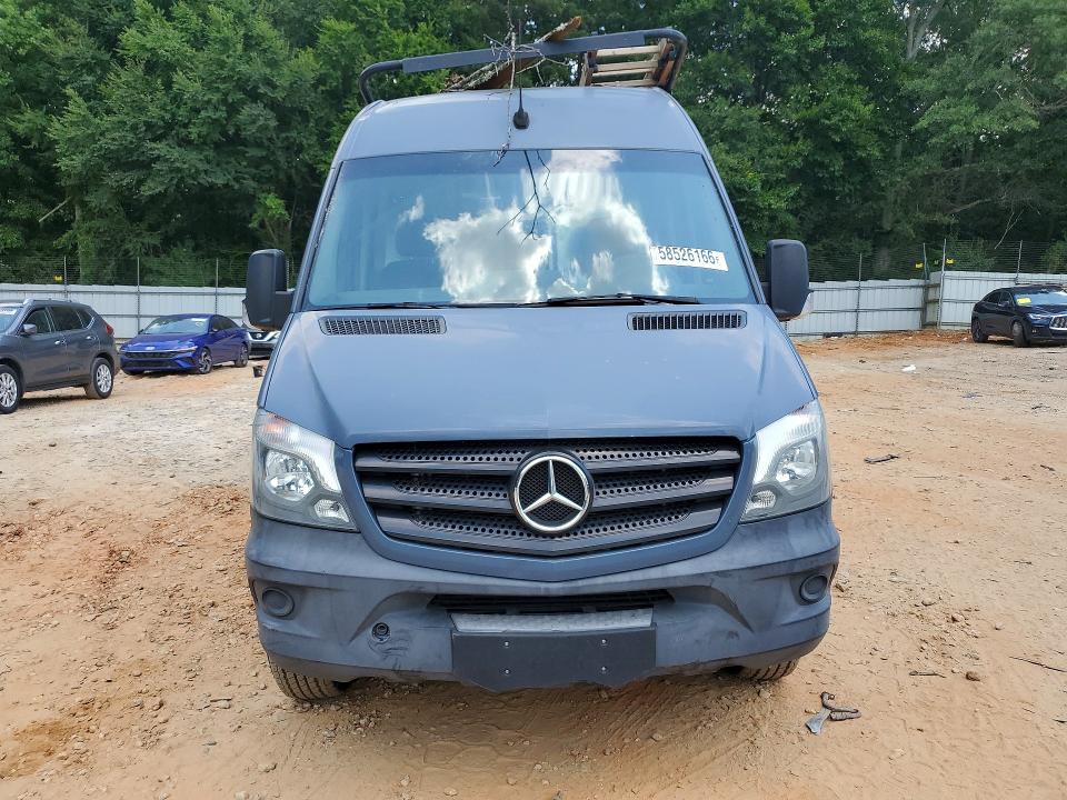 58526166 :رقم المزاد ، WD3PE7CD2JP635182 vin ، 2018 Mercedes-benz Sprinter مزاد بيع